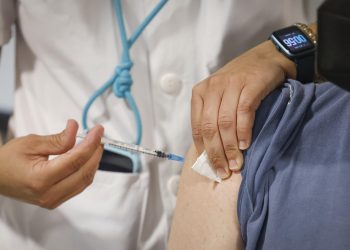 “Iniciar la vacunación sin contratar enfermeras es perjudicar al ciudadano y a la Atención Primaria”