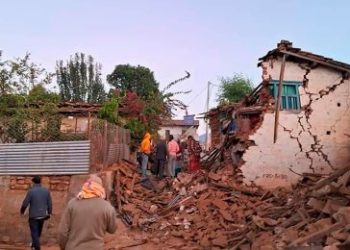 Un terremoto de magnitud 6.4 deja al menos 132 muertos en Nepal