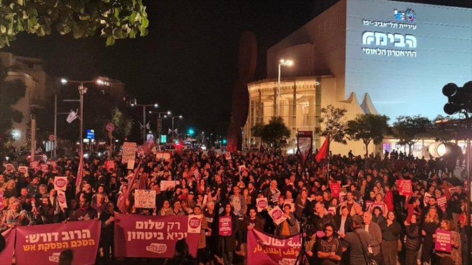 Manifestantes israelíes en Tel Aviv piden el fin de la guerra a Gaza