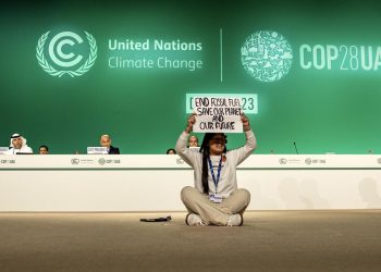 El último borrador presentado en la COP28 ignora la urgencia de poner fin a los combustibles fósiles