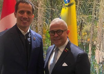 Reportan que el FBI investiga por malversación a los colaboradores de Guaidó