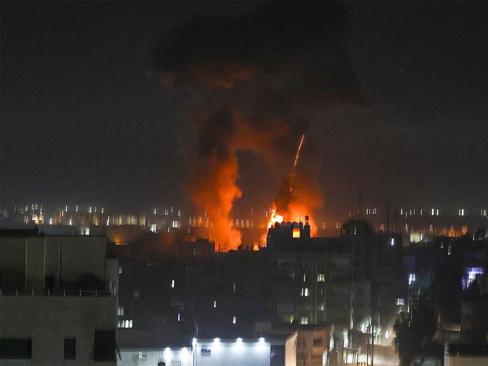 Israel mata a 120 palestinos en una noche de bombardeos