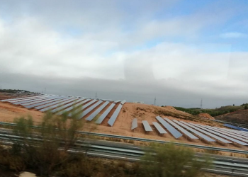 Las poblaciones afectadas por los grandes proyectos fotovoltaicos en Comunidad de Madrid y Castilla-La Mancha inician una campaña de información ciudadana