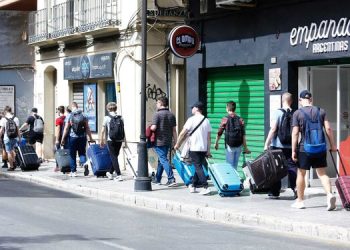 Por Andalucía considera “claramente insuficiente” el decreto para regular los pisos turísticos del Gobierno de Moreno Bonilla