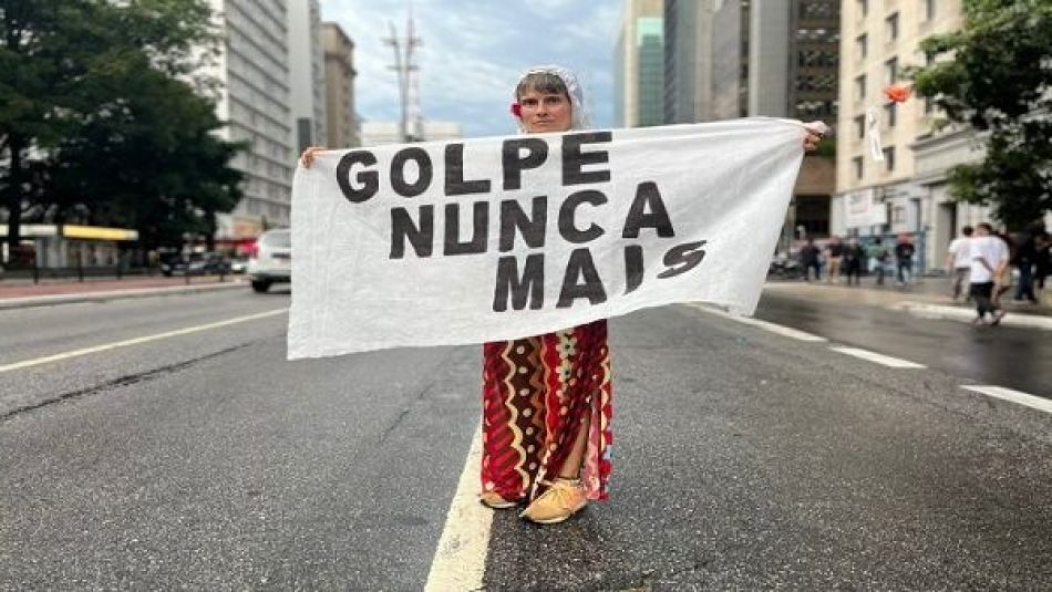 Realizan movilización a favor de la democracia en Brasil