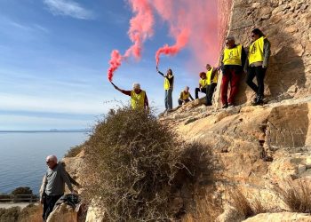 Cerca de 180 localidades del Mediterráneo encendieron torres para sensibilizar sobre la situación de las personas migrantes