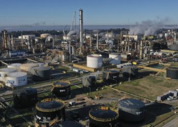 Gobernadores patagónicos redoblan la amenaza de cortar el gas y el petróleo en Argentina