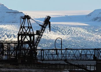 El Parlamento Europeo rechaza la minería submarina en el Ártico y pide una moratoria internacional