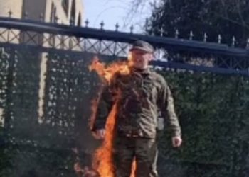 Soldado se inmola frente a embajada de Israel en EEUU: “Ya no seré cómplice del genocidio. Palestina libre!”