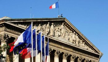 Elevada participación en comicios legislativos franceses