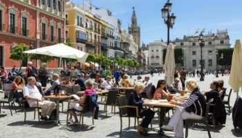 FACUA Sevilla critica el planteamiento del Ayuntamiento de una tasa turística diseñada por y para los operadores turísticos