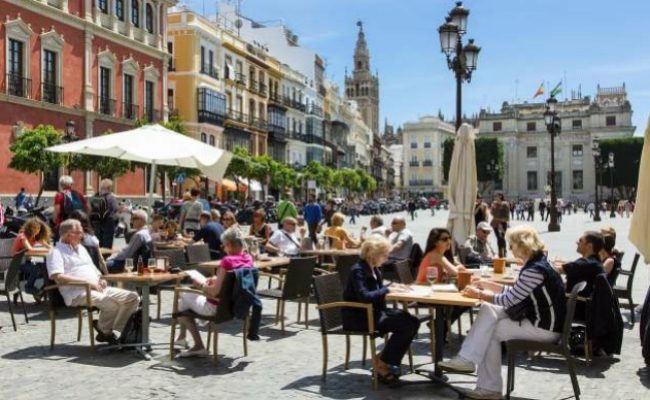 FACUA Sevilla critica el planteamiento del Ayuntamiento de una tasa turística diseñada por y para los operadores turísticos