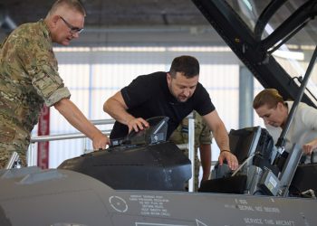 El envío de F-16 a Ucrania será interpretado por Rusia como una señal nuclear de la OTAN