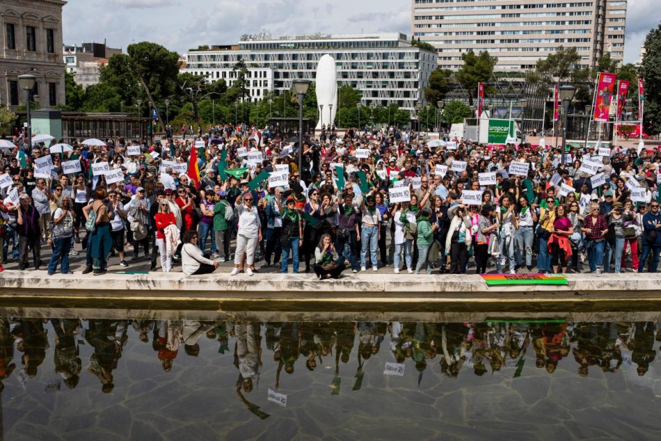 La plaza de Colón, tomada por la protesta contra la presencia en Madrid de representantes de la ultraderecha global