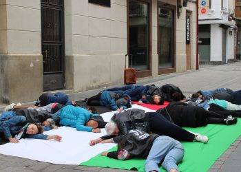 Protesta contra el genocidio en Palestina en el Centro de la Cultura del Rioja