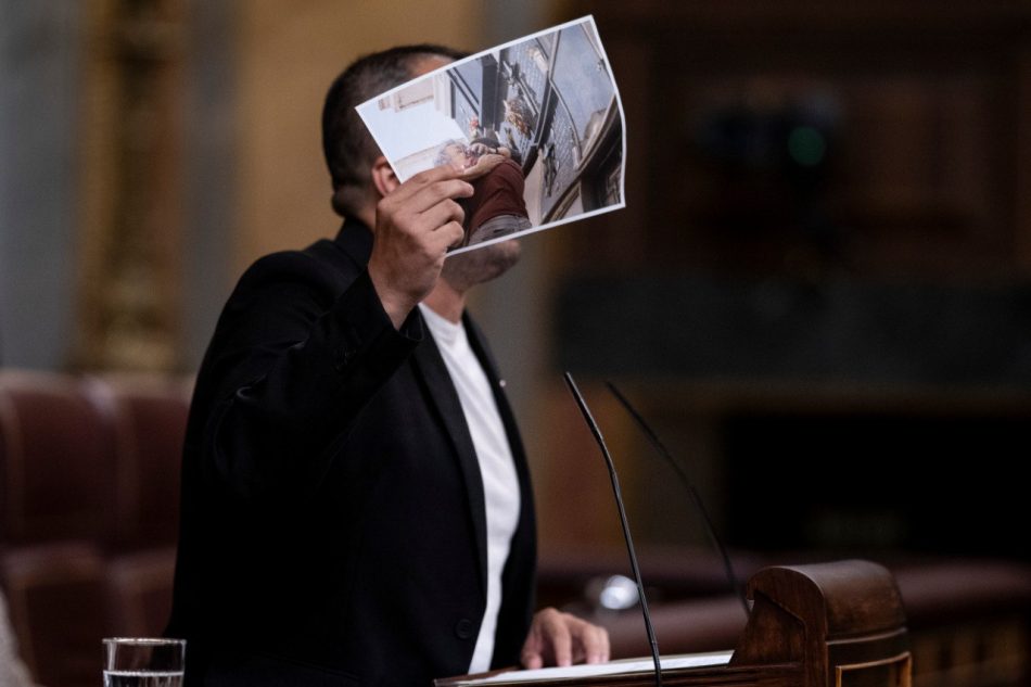 Nahuel González reprocha al PP y a Vox que “ustedes nos odian” y “buscan volver al gris desde los gobiernos autonómicos y dejar en la cuneta a miles de personas por demócratas”