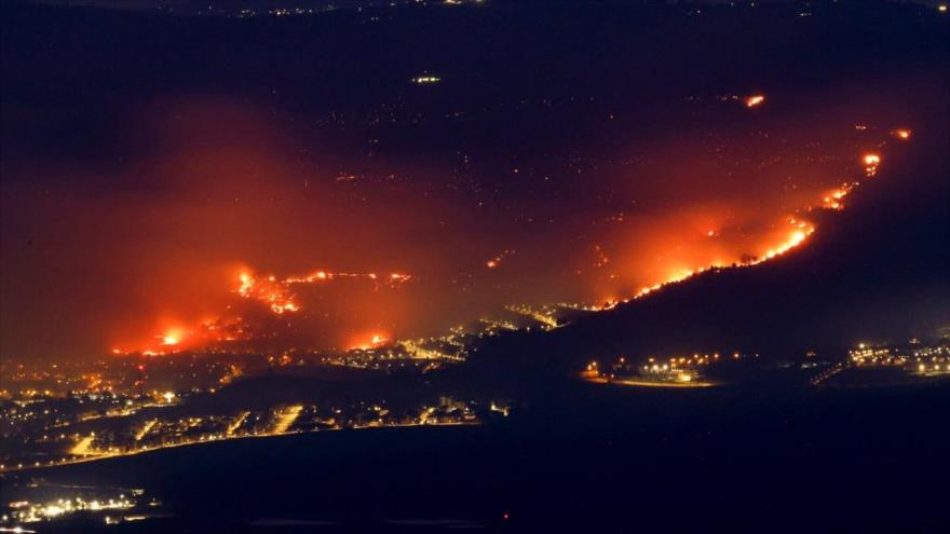 Lapid: Incendios tras ataques de Hezbolá arderán disuasión israelí