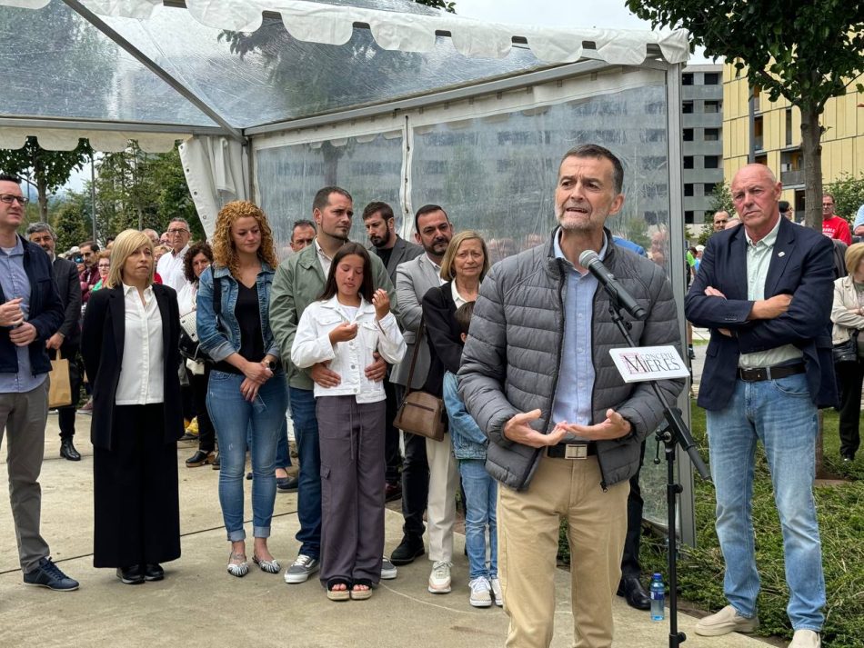 Maíllo se une al homenaje en Mieres a su histórico alcalde, minero y dirigente de IU Aníbal Vázquez y pone su ejemplo como “forma de hacer política para el pueblo y desde el pueblo”