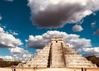 Análisis de ADN revelan cómo eran los sacrificios humanos de los mayas
