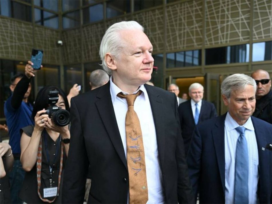 Julian Assange libre tras comparecer y sellar acuerdo de «culpabilidad»