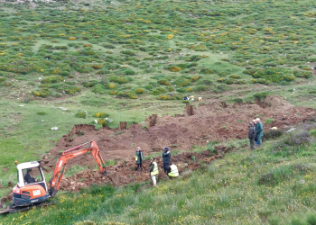 Buscan a seis víctimas de la represión franquista en una fosa común en Sena de Luna, León