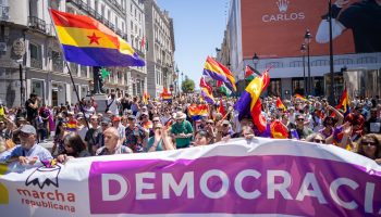 Las calles de Madrid se inundan de republicanismo en la ‘Marcha Republicana’