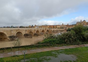 El río Guadalquivir recibe una «Bandera negra» por el futuro vertido de aguas contaminadas con metales pesados de la mina de Aznalcóllar