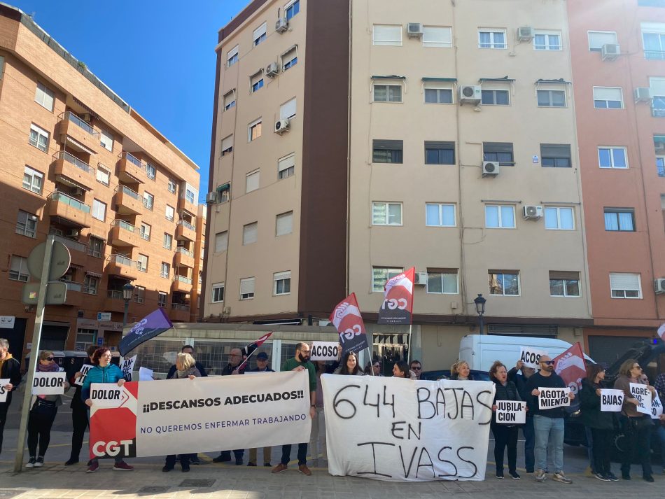 Las trabajadoras del IVASS se manifiestan por el aumento de bajas por enfermedad mental