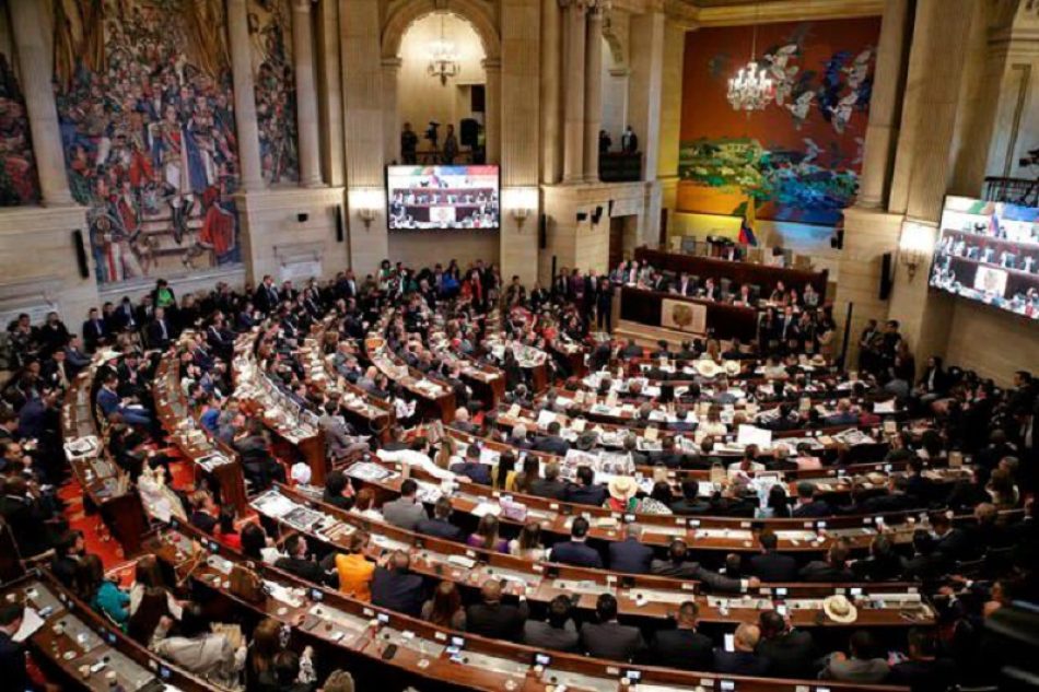 Continúa debate de reforma laboral en órgano legislativo de Colombia