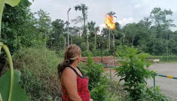 Comunidades amazónicas en Ecuador protestan por la quema de gas en la selva