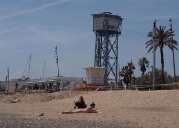 Barcelona y Badalona no recibirán el suplemento de arena para rehacer las playas este verano