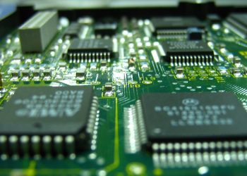 Estados Unidos ampliará las sanciones a la venta de chips semiconductores a Rusia