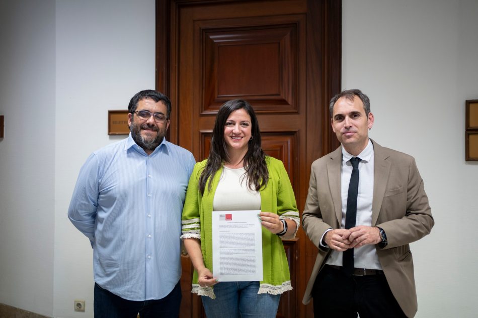 Verdes Equo, en la coalición Sumar, pregunta al Gobierno qué medidas ha adoptado para evitar la contaminación marina por residuos plásticos tras las fiestas de San Juan