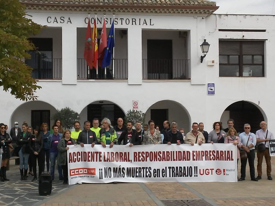 Concentración en Torrejón de la Calzada para condenar el accidente laboral mortal de un trabajador en la autovía A-42