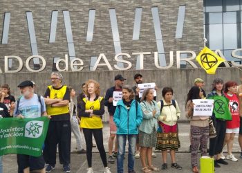 Cinco jóvenes enfrentan cárcel y multas de 6.000 euros por una manifestación climática