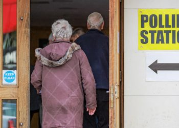 Reino Unido acude a las urnas ante un posible giro político