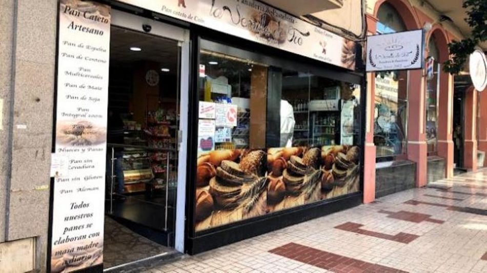 El juzgado de lo social de Málaga embarga cautelarmente a la panadería que vejó y despidió a un empleado por su orientación sexual