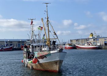 La Flotilla de la Libertad llega a Dénia denunciando el genocidio de Gaza