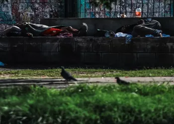 Aumenta la pobreza y las personas en situación de calle en Argentina