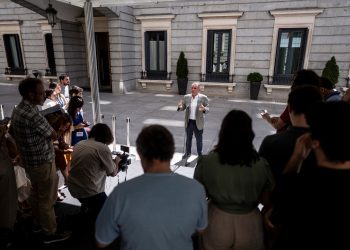 Enrique Santiago explica el acuerdo alcanzado con el PSOE que elimina una de las partes más lesivas de la ‘ley mordaza’ y artículos del Código Penal que “limitan la libertad de expresión”