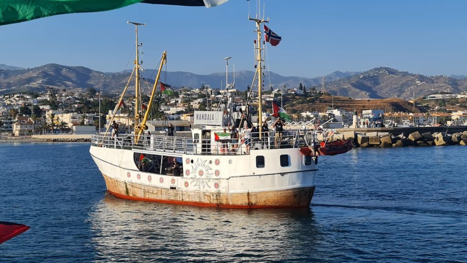 La Flotilla de la Libertad llega a Dénia denunciando el genocidio de Gaza