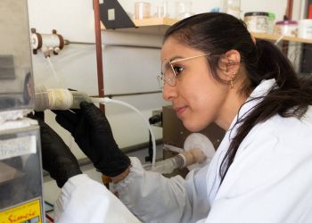 Yarivith Carolina González, investigadora en química sostenible: “Lo que me enamora de mi trabajo es generar un impacto positivo en el medioambiente”