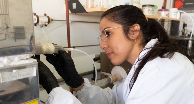 Yarivith Carolina González, investigadora en química sostenible: “Lo que me enamora de mi trabajo es generar un impacto positivo en el medioambiente”