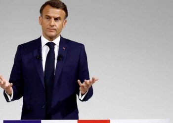 Macron pide tiempo para nombrar un primer ministro y pone condiciones