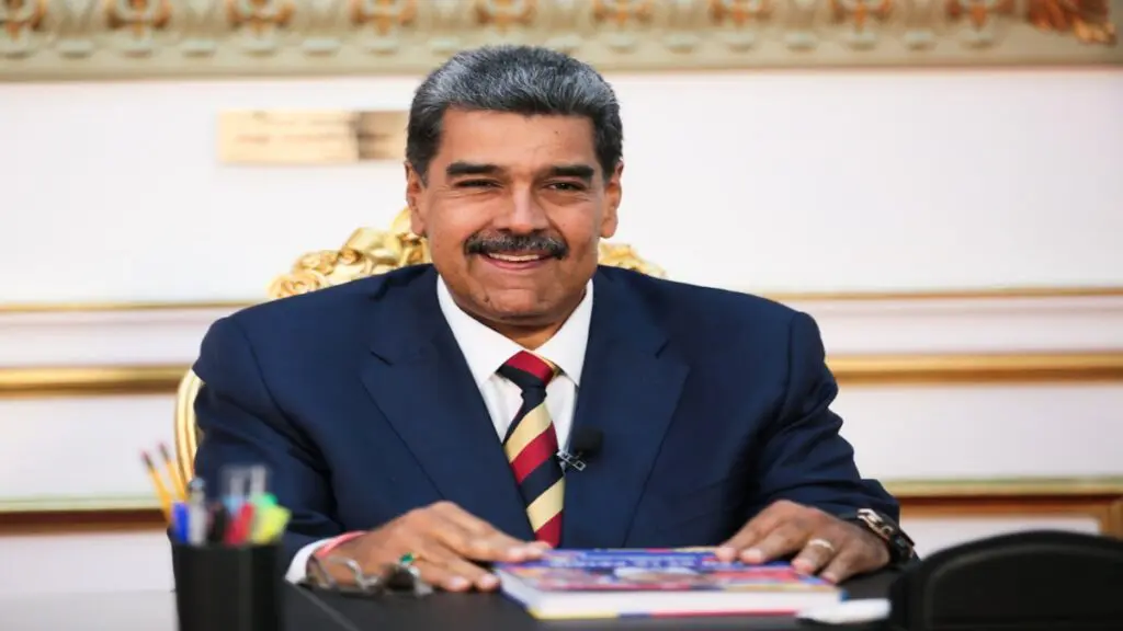 Presidente de Venezuela insta a votar para preservar la paz y