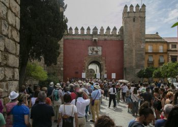 FACUA Sevilla critica el planteamiento del Ayuntamiento de una tasa turística diseñada por y para los operadores turísticos