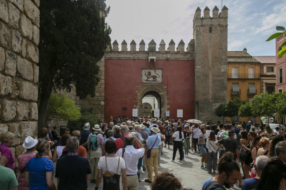 FACUA Sevilla critica el planteamiento del Ayuntamiento de una tasa turística diseñada por y para los operadores turísticos