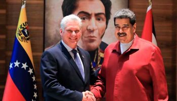 Presidente cubano felicita a Nicolás Maduro por su victoria electoral