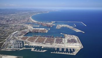 Espinosa (Compromís): “La ampliación del Puerto de Valencia multiplicará los barcos que fondean ante la Albufera aumentando el peligro de derramas”