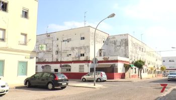 Adelante Jerez reafirma su confianza en los vecinos de la Asunción que han vuelto a denunciar y desmentir a la consejera de viviendas sobre los fondos de rehabilitación de la barriada